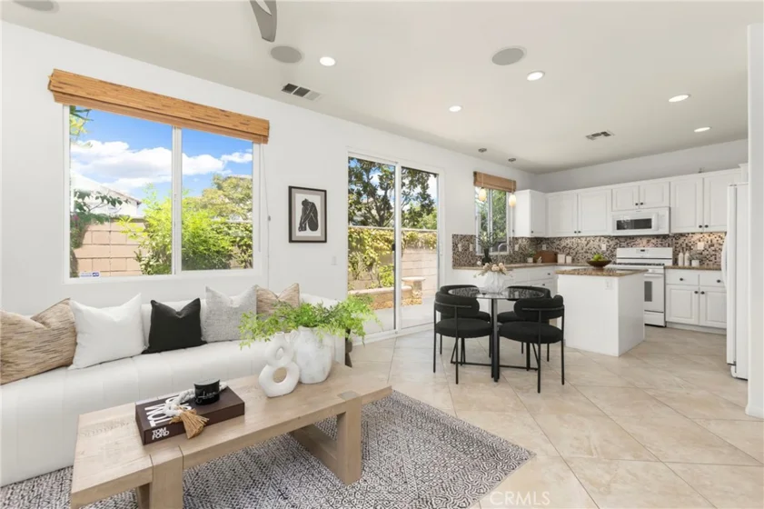 223 Sparkleberry Avenue photo 3