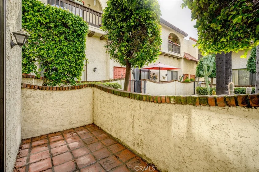 300 N Isabel Street #10 photo 31