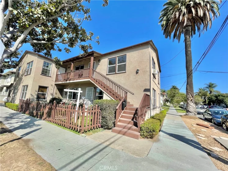 204 Esperanza Avenue #204 photo 1