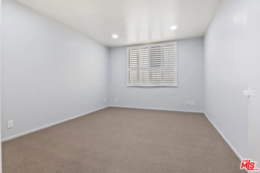 927 N Kings Road #107 photo 19