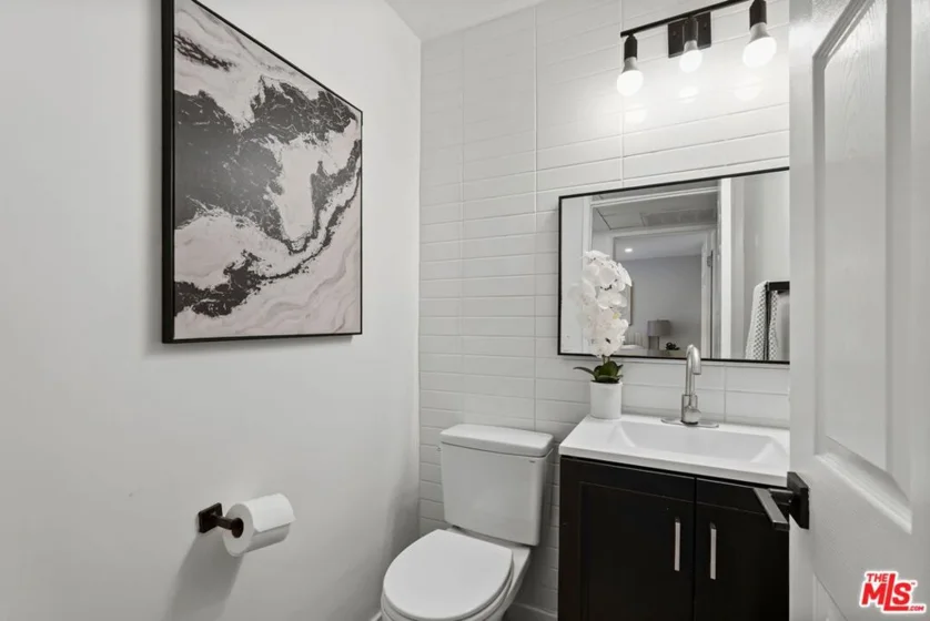 11230 Peach Grove Street #208 photo 19