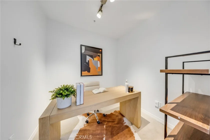 931 E Walnut #307 photo 6