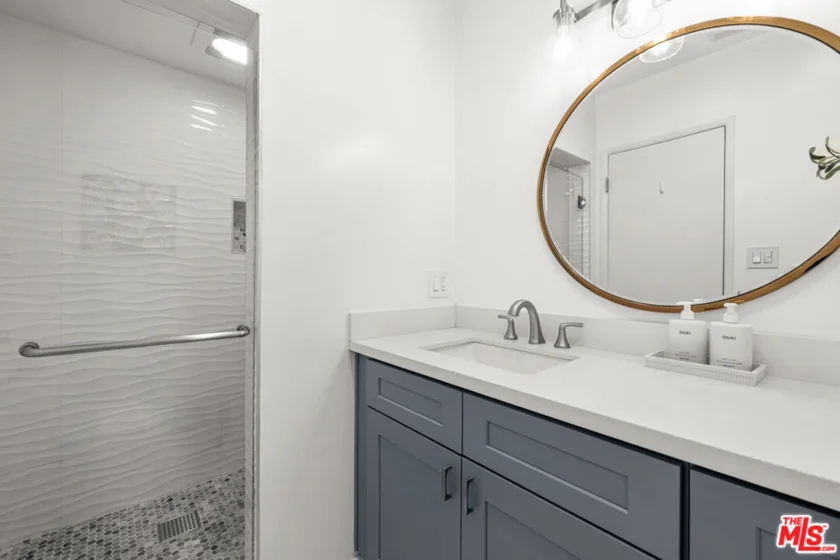 5651 Windsor Way #101 photo 10