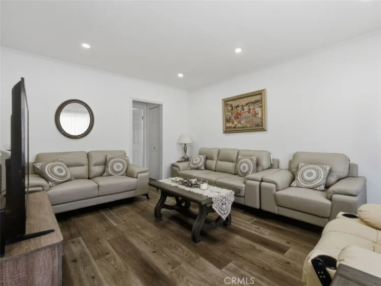 308 E Maple Apt 5 photo 4