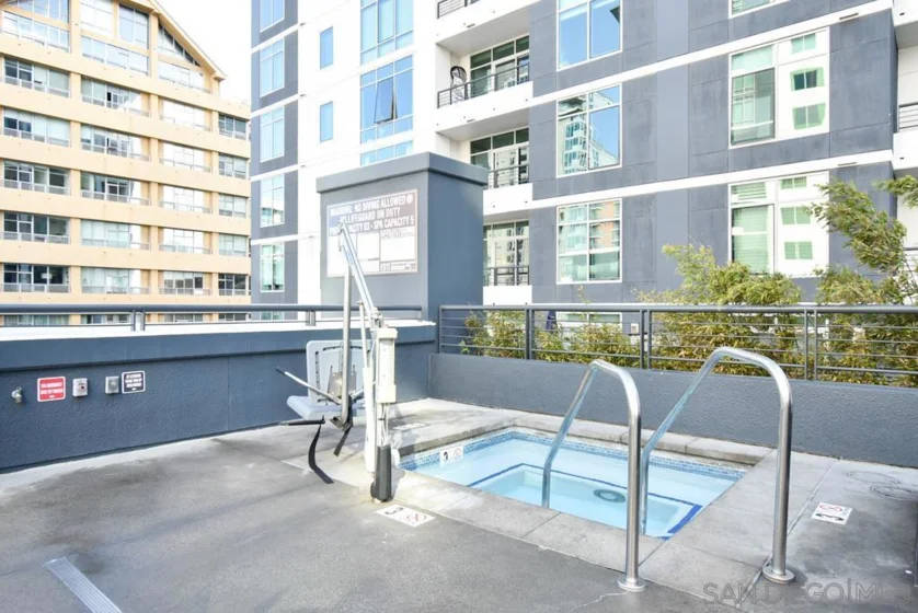 425 W Beech Street #408 photo 26