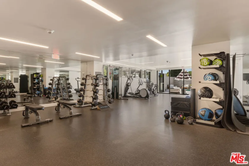 818 N Doheny Drive #803 photo 31