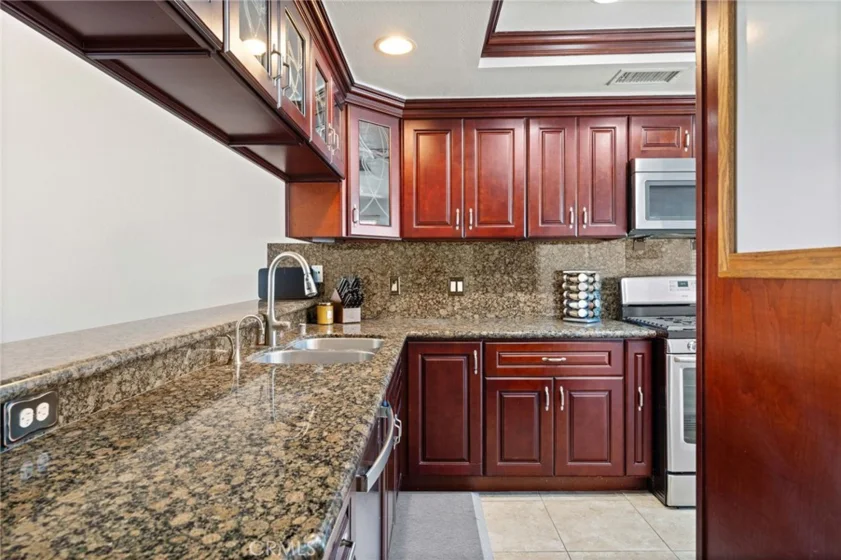 810 Baker #210 photo 6