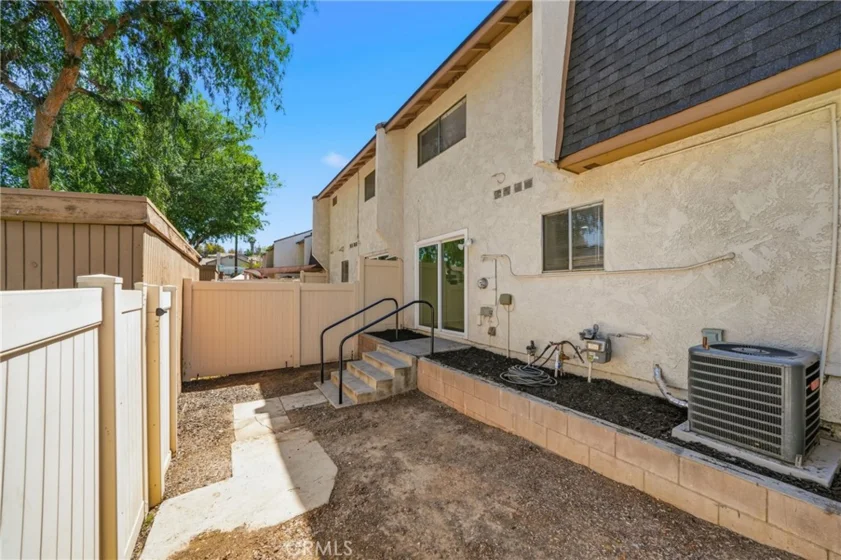 3469 Columbia photo 23