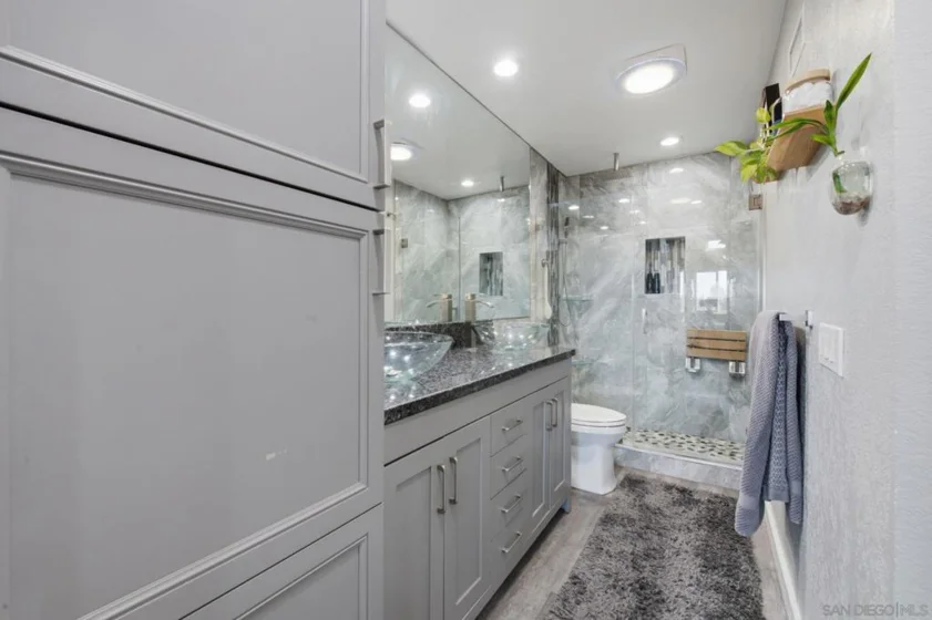 2055 Lakeridge #301 photo 22