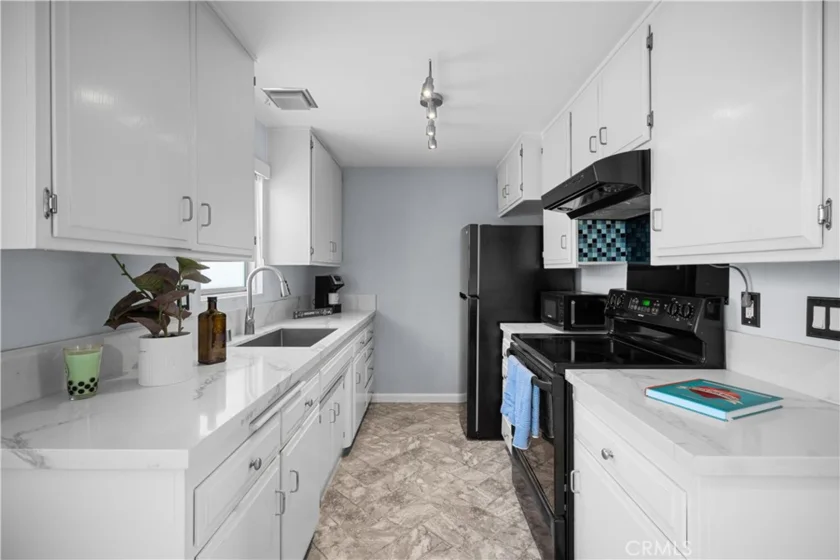 401 W 5th #3C photo 2