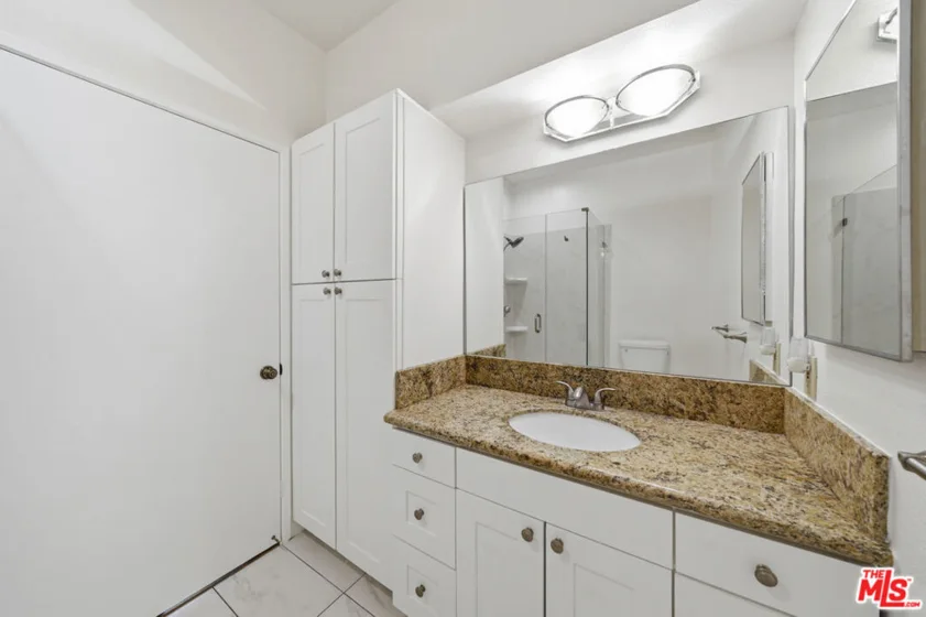 533 S St Andrews Place #313 photo 9