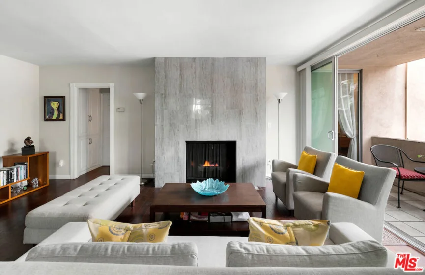 725 S Barrington Avenue #102 photo 1