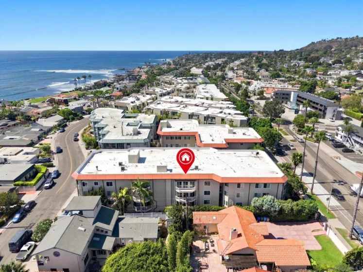 5366 La Jolla #305C photo 4