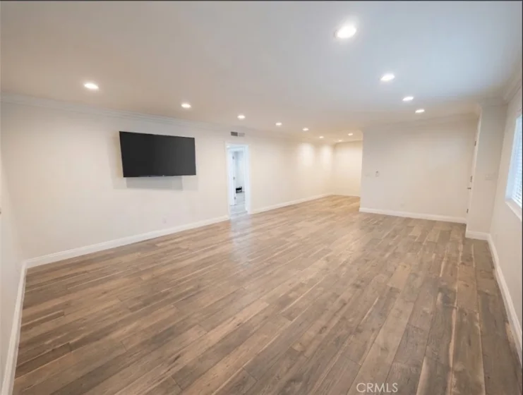 5354 Lindley #204 photo 24
