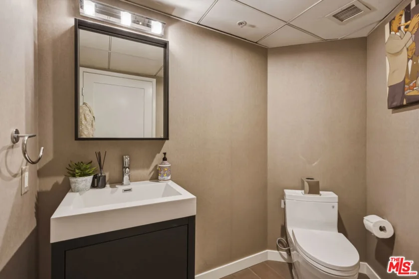13700 Marina Pointe Drive #305 photo 43