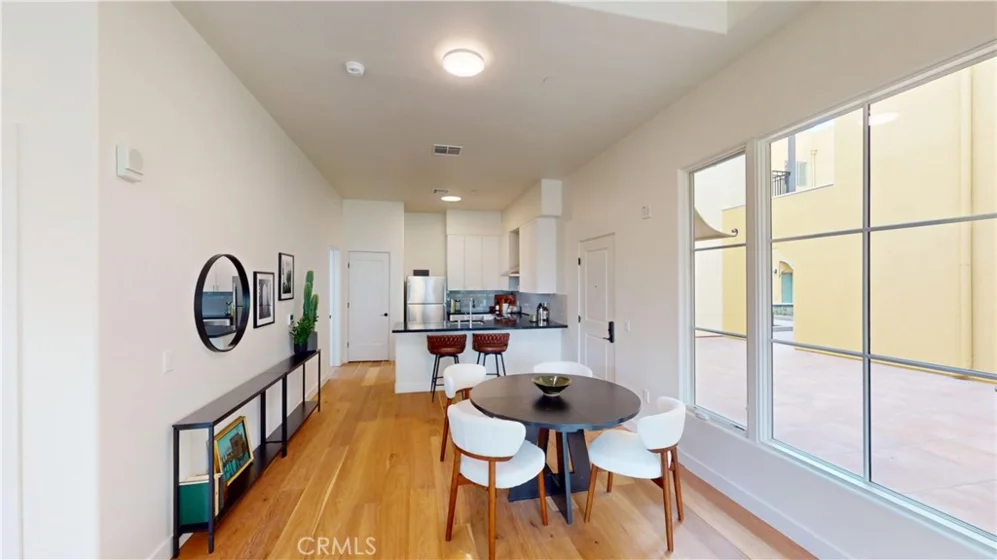 1878 E Walnut Street #203 photo 8