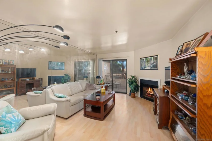 5649 Lake Park #102 photo 1