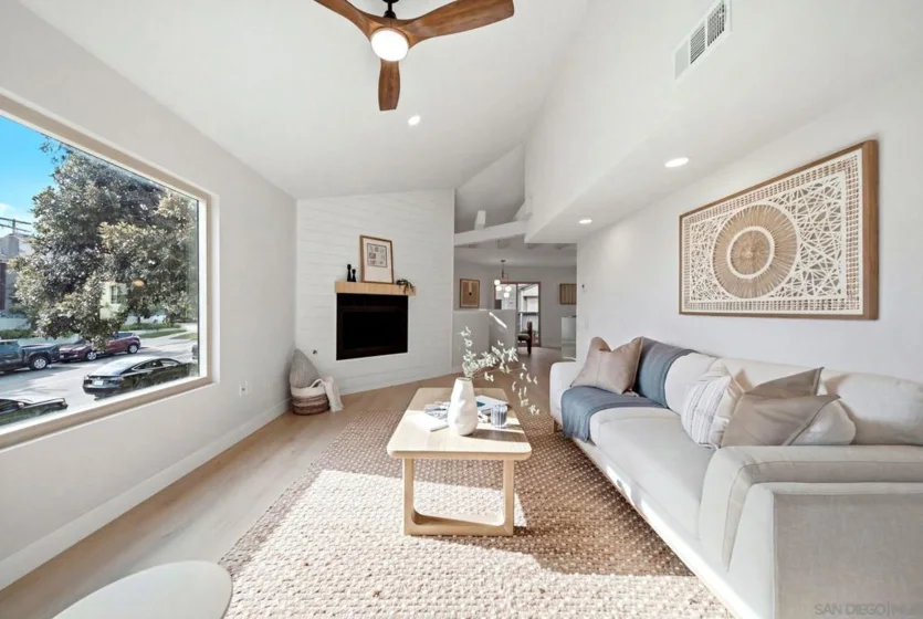 4751 Lamont Street photo 3