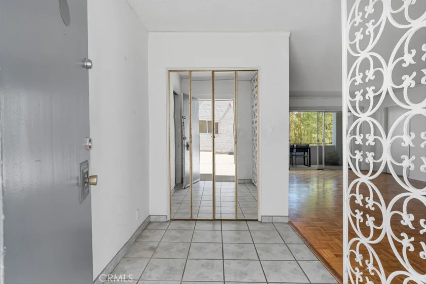 7560 Hollywood Boulevard #110 photo 2