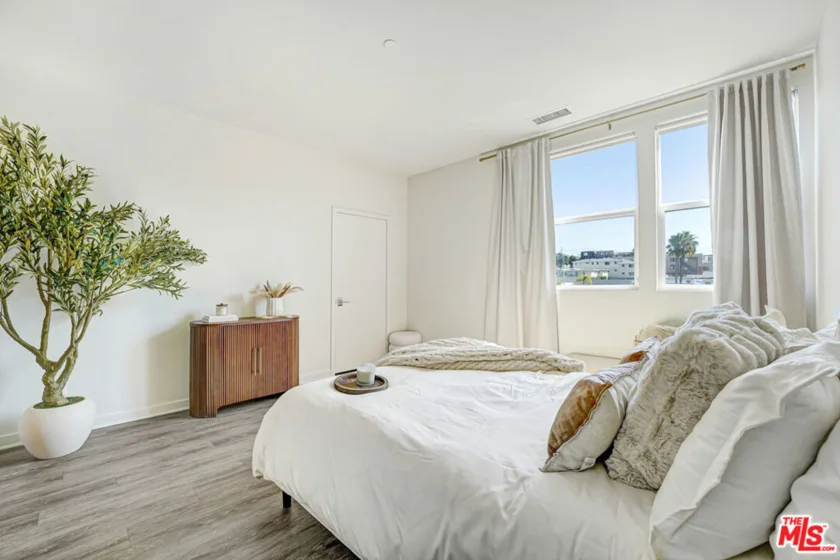 3945 Eagle Rock Boulevard #50 photo 14