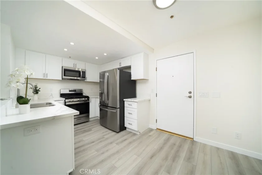 1501 N Brea Boulevard #212 photo 6