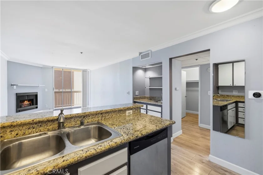 5143 Bakman Avenue #320 photo 12