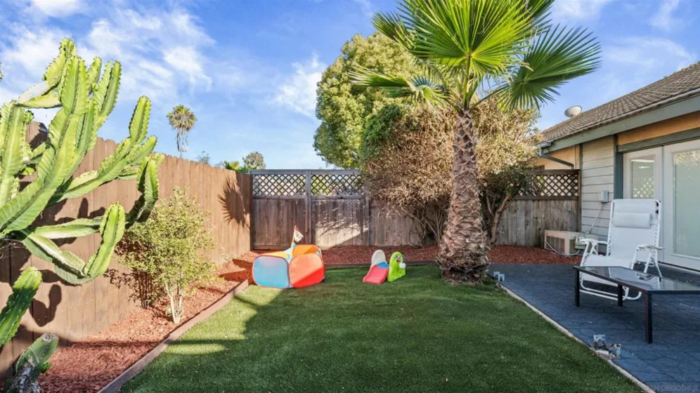 422 Devonshire Gln photo 25