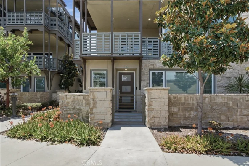 1313 Doheny photo 3