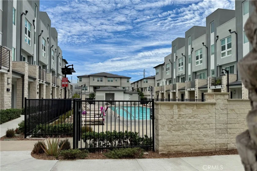 1130 S Urbana photo 49