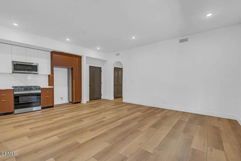 139 S Oak Knoll Avenue #103 photo 5