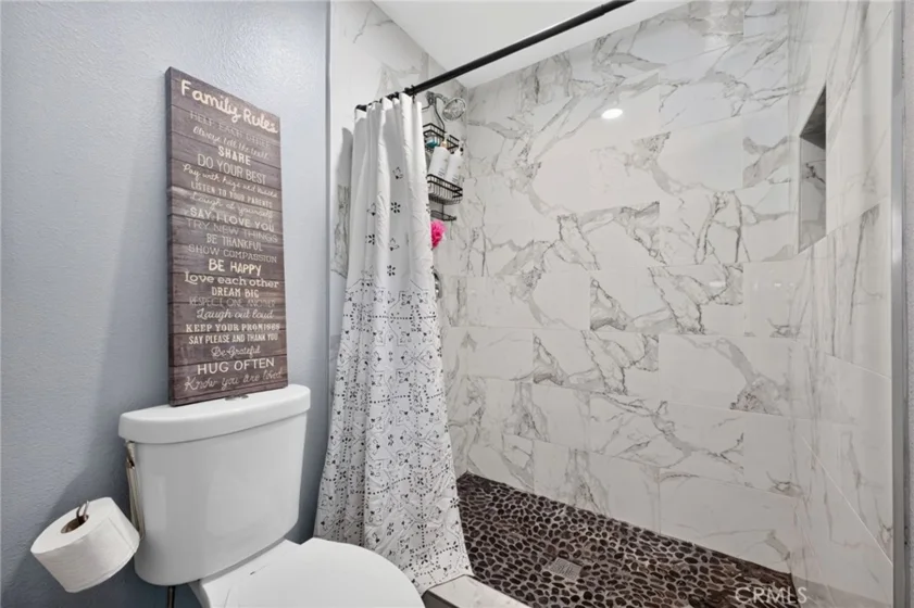 1725 Melrose #28 photo 16