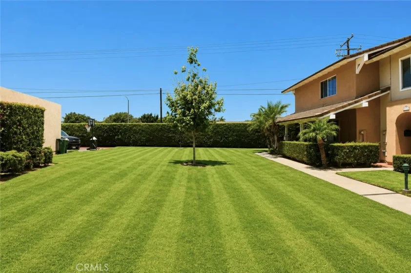 17751 La Rosa Lane photo 2
