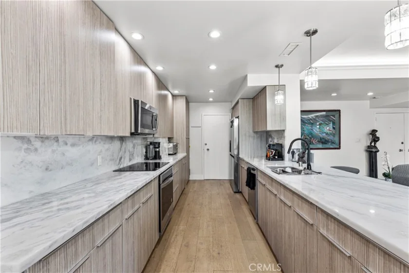 818 N Doheny #308 photo 10