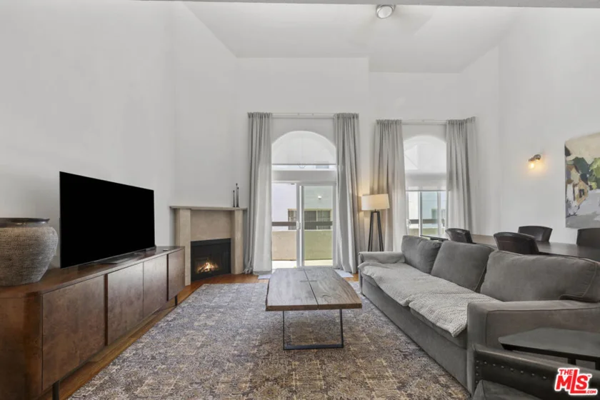 1431 Camden Avenue #303 photo 1