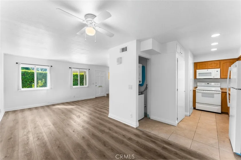 10203 Holburn photo 23