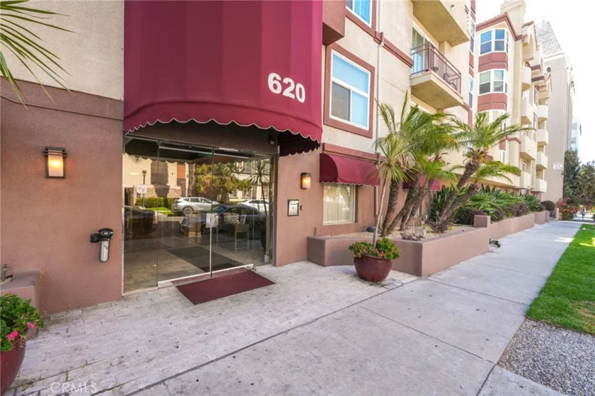 620 S Gramercy Place #211 photo 39