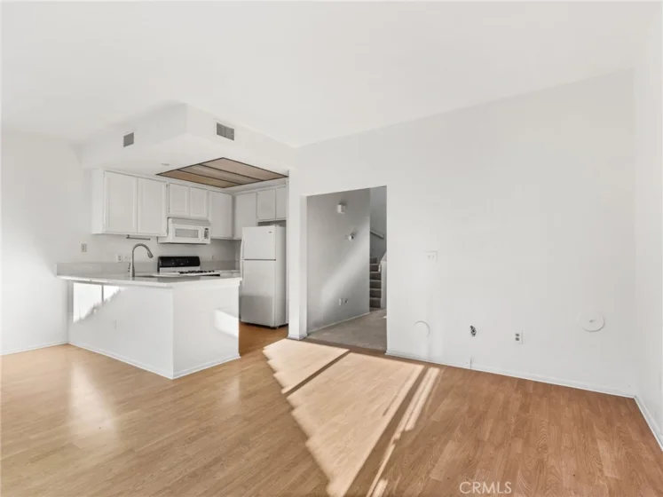 194 Greenmoor photo 10
