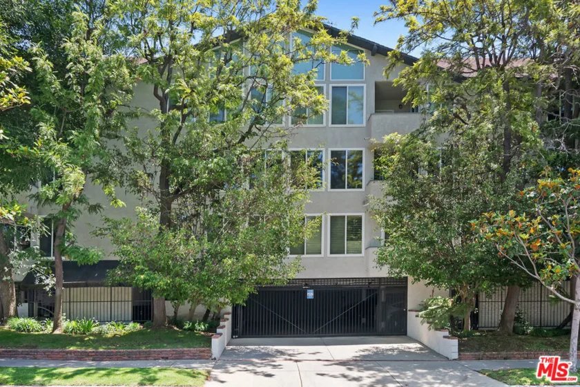 10800 Holman Avenue #206 photo 1