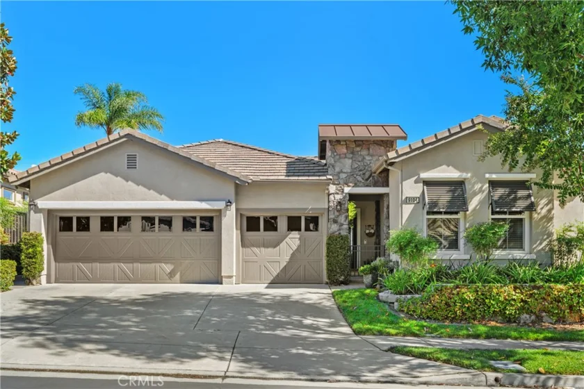 9104 Larkspur photo 1