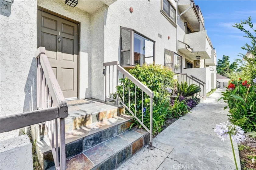 19620 Sherman Way #1 photo 3