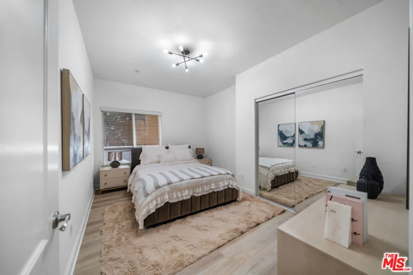 1128 S Serrano Avenue #104 photo 6
