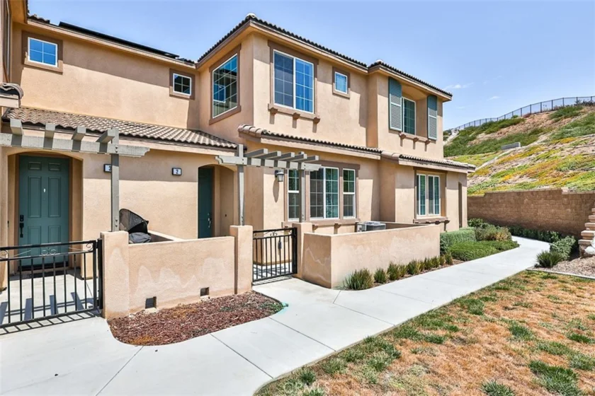 16048 Lasselle Street #2 photo 2