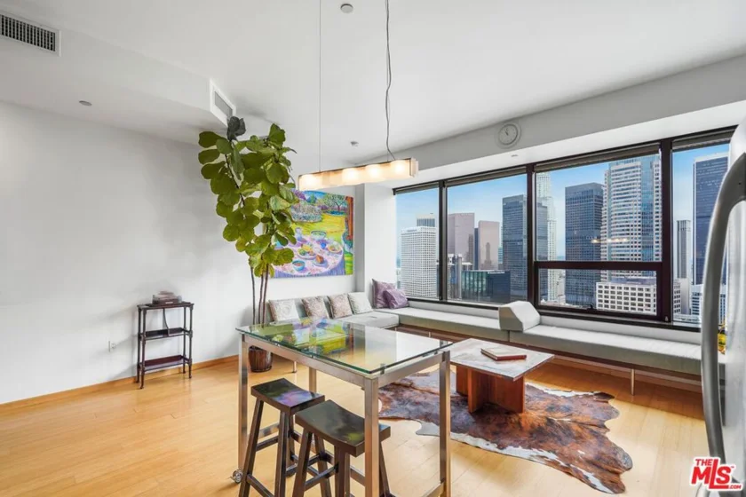 1100 Wilshire Boulevard #2610 photo 2