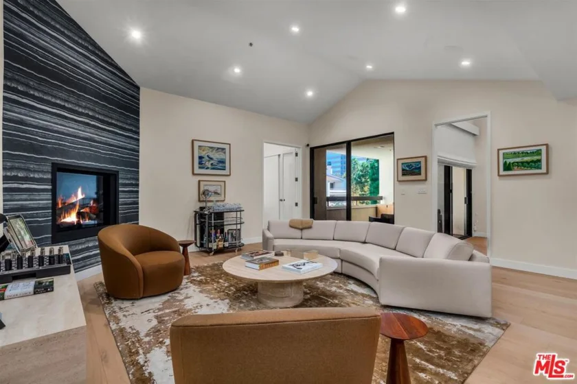 2122 Century Park Lane #402 photo 5