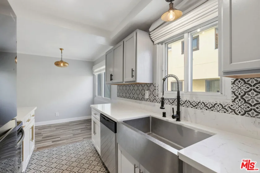 141 W Hillcrest Boulevard #2 photo 14