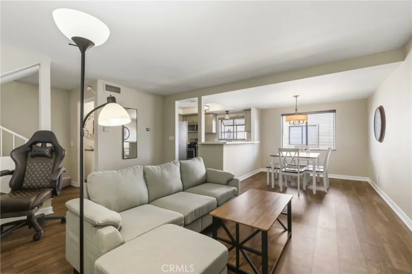 14715 Saticoy Street #14 photo 6