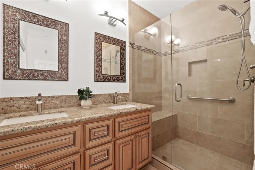 8 Veneto Lane photo 9