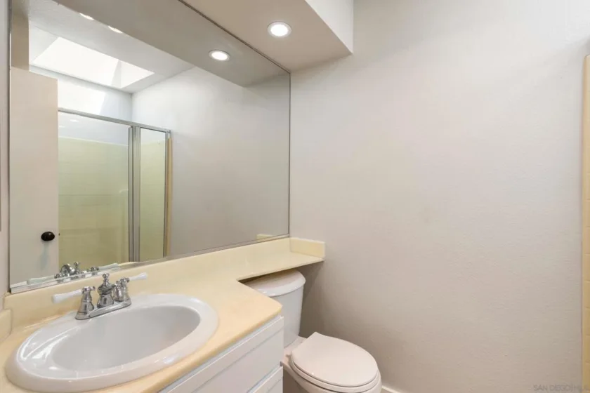 4070 Riviera Drive #5 photo 31