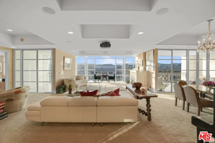 10380 Wilshire Boulevard #1501 photo 3