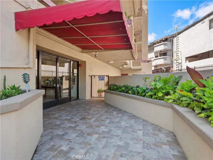 4301 Fulton Avenue #303 photo 2